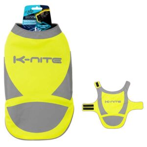 Sicherheit steht an erster Stelle! Mit der K-Nite Reflektierenden Warnweste für Hunde können Sie auch in der Dunkelheit unbesorgt mit Ihrem treuen Vierbeiner spazieren gehen und spielen. Diese hochwertige Warnweste bietet durch ihre stark reflektierende Oberfläche optimale Sichtbarkeit, sodass Ihr Hund jederzeit gut zu erkennen ist. Ideal für nächtliche Spaziergänge und Abenteuer im Freien, sorgt sie für zusätzliche Sicherheit und Schutz. Die Warnweste ist in Größe S erhältlich, mit einem Halsumfang von 25-27 cm, einem Bauchumfang von 30-36 cm und einer Rückenlänge von 25 cm. Sichern Sie sich jetzt diese praktische und günstige Lösung für mehr Sicherheit beim Gassigehen!