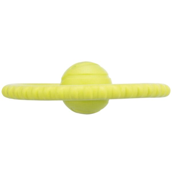 Entdecke den gemeinsamen Wasserspaß mit unserer hochwertigen Aqua Toy Disc, dem idealen Schwimmspielzeug für Hunde und Halter! Wenn dein Hund das Wasser liebt, ist diese farbenfrohe und gut sichtbare Disc der perfekte Begleiter für aufregende Spiel- und Schwimmrunden an heißen Tagen. Sie sorgt nicht nur dafür, dass dein Vierbeiner sich abkühlt, sondern fördert auch aktiv seine körperliche Fitness durch Muskelaufbau und Ausdauertraining. Hergestellt aus strapazierfähigem thermoplastischem Gummi (TPR) und mit einer praktischen Ballform in der Mitte, ist die Aqua Toy Disc einfach zu werfen und bleibt gut sichtbar im Wasser. Mit einem Durchmesser von ca. 20 cm ist sie perfekt für stundenlangen Spaß im kühlen Nass geeignet. Überrasche deinen Hund mit diesem effektiven Wasserspielzeug und genieße unvergessliche Momente im Freien!