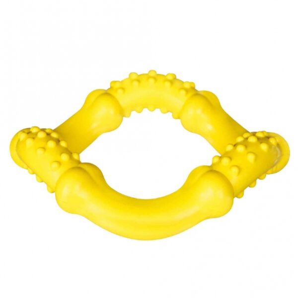 Dieser robuste Hundespielzeug aus hochwertigem Naturgummi ist ideal für aktive Hunde und sorgt für stundenlangen Spielspaß. Die spezielle Form erleichtert es Ihrem Hund, das Spielzeug mühelos aufzunehmen, während es gleichzeitig schwimmt – perfekt für Wasserabenteuer im Sommer! Mit einem Durchmesser von ca. 15 cm ist es die ideale Größe für mittelgroße bis große Hunde. Das Spielzeug ist in verschiedenen Farben erhältlich, wobei die Farbwahl je nach Lagerbestand erfolgt. Investieren Sie in dieses langlebige und sichere Spielzeug, das sowohl für drinnen als auch draußen geeignet ist – ein Muss für jeden Hundebesitzer, der Wert auf Qualität und Spielvergnügen legt!