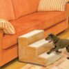 Die Hundetreppe EASY STEP ist die ideale Lösung, um das Leben Ihres Hundes erheblich zu erleichtern. Sie ist besonders praktisch für junge und ältere Hunde sowie für Tiere mit Rücken- oder Gelenkproblemen, da sie es Ihrem vierbeinigen Freund ermöglicht, sicher und bequem zu Ihnen zu gelangen. Die elegante Farbe Beige fügt sich harmonisch in jede Wohnung ein. Der Bezug ist abnehmbar und bei 30° waschbar, was die Pflege der Hundetreppe einfach macht. Mit den kompakten Maßen von ca. 41 x 29,5 x 43 cm (BxHxT) ist die EASY STEP nicht nur funktional, sondern auch platzsparend. Investieren Sie in die hohe Qualität dieser Hundetreppe und sorgen Sie für mehr Lebensqualität für Ihren Hund!