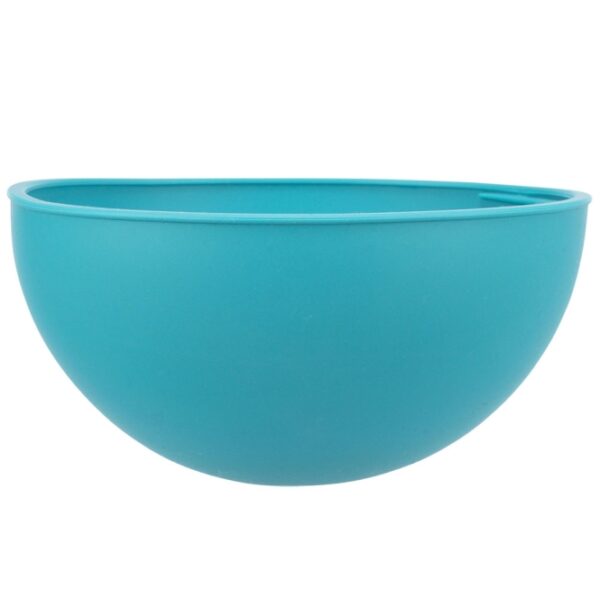 Verwöhne deinen Hund mit der innovativen Lick’n’Snack Bowl – dem perfekten Snack-Spielzeug für entspannte Ruhephasen! Diese hochwertige Schale aus Silikon ist nicht nur frostfest und spülmaschinengeeignet, sondern auch tierschutzkonform nach § 18 (AT). Mit einem Durchmesser von ca. 16 cm lässt sich die Bowl ganz einfach mit leckeren Pasten, Nassfutter oder Molkereiprodukten bestreichen. Dein Vierbeiner wird es lieben, die Köstlichkeiten herauszulecken, während er gleichzeitig eine geringe Menge an Snacks zu sich nimmt und lange beschäftigt ist. Für einen erfrischenden Frischekick kannst du die Bowl mit seinen Lieblingsleckereien befüllen und einfrieren – ideal für heiße Tage! Dieses Spielzeug sorgt für stundenlangen Spaß und Entspannung für deinen Hund. Gönn deinem treuen Begleiter jetzt dieses einzigartige Erlebnis!