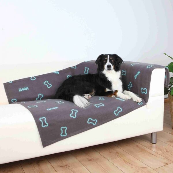 Dieser hochwertige Fleece aus Polyester ist die ideale Wahl für Allergiker, da er hypoallergen und besonders hautfreundlich ist. Mit seinen großzügigen Maßen von ca. 150 x 100 cm bietet er optimalen Komfort und Wärme für jede Gelegenheit. Der Fleece ist nicht nur in einem eleganten Taupe gehalten, sondern auch pflegeleicht, da er bei 60°C waschbar ist. Genießen Sie die Vorteile eines hochwertigen, günstigen Fleece-Decken, das sowohl für den täglichen Gebrauch als auch für besondere Anlässe perfekt geeignet ist. Holen Sie sich diese vielseitige Fleece-Decke und erleben Sie höchsten Komfort und eine angenehme Wärme!