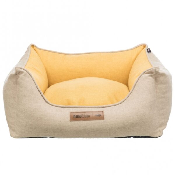 Dieser hochwertige Webstoff-Kissenbezug in der ansprechenden Farbe sand/gelb ist die perfekte Ergänzung für Ihr Zuhause. Der waschbare Polyester-Bezug (bis 40°C) sorgt für einfache Pflege, während die Polyestervlies-Füllung mit hoher Fülldichte für Formstabilität und langfristigen Komfort sorgt. Dank des praktischen Wendekissens können Sie den Look Ihres Raumes schnell verändern. Die abnehmbaren Bezüge sind besonders benutzerfreundlich, und der rutschfeste Boden garantiert sicheren Halt auf jedem Untergrund. Mit den Maßen von ca. 80 x 60 cm ist dieses Kissen ideal für jedes Sofa oder Bett. Gönnen Sie sich und Ihren Gästen den Komfort und die Qualität, die Sie verdienen!