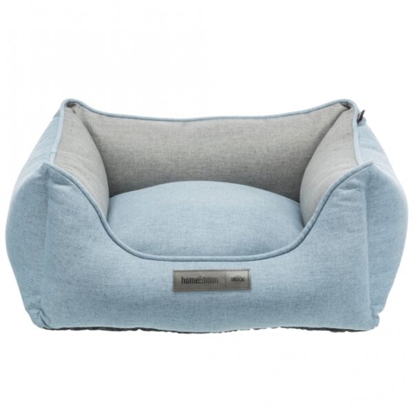 Dieser hochwertige Kissenbezug aus Webstoff in einem stilvollen hellblau/grau ist die perfekte Ergänzung für Ihr Zuhause. Der strapazierfähige Polyester-Bezug ist bei 40°C waschbar und sorgt für einfache Pflege und Langlebigkeit. Mit einer formstabilen Polyestervlies-Füllung und hoher Fülldichte bietet das Kissen optimalen Komfort und Unterstützung. Die abnehmbaren Bezüge ermöglichen eine unkomplizierte Reinigung, während der rutschfeste Boden für sicheren Halt sorgt. Mit den praktischen Maßen von ca. 60 x 50 cm und dem zusätzlichen Wendekissen-Design ist dieses Kissen nicht nur funktional, sondern auch ein echter Blickfang in jedem Raum. Holen Sie sich jetzt dieses günstige und hochwertige Kissen für Ihr Zuhause!