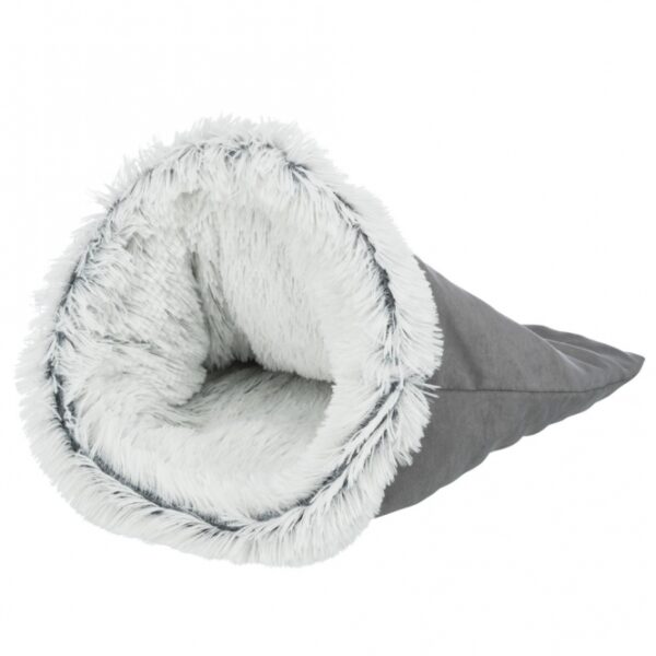 Dieser hochwertige Kissenbezug aus Velours und Langhaar-Plüsch sorgt für maximalen Komfort und eine stilvolle Optik in Ihrem Wohnraum. Der strapazierfähige Polyester-Bezug ist nicht nur pflegeleicht, sondern auch besonders langlebig. Gefüllt mit weichem Polyestervlies bietet das Kissen eine hervorragende Unterstützung und bleibt dank des integrierten Metallrings extra formstabil. In den eleganten Farben grau, weiß und schwarz fügt es sich harmonisch in jede Einrichtung ein. Mit den praktischen Maßen von ca. ø 40 × 60 cm ist dieses Kissen die perfekte Ergänzung für Ihr Sofa oder Bett und verleiht Ihrem Zuhause einen gemütlichen Touch. Holen Sie sich jetzt dieses günstige und hochwertige Kissen, das sowohl Funktionalität als auch Stil vereint!
