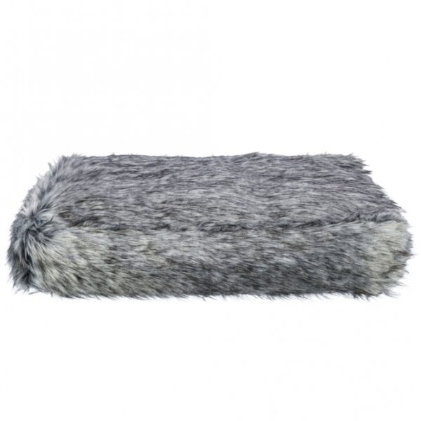 Diese hochwertige Soft-Edition Decke aus langhaarigem Plüsch bietet ultimativen Komfort und Gemütlichkeit für Ihr Zuhause. Der strapazierfähige Polyester-Bezug und die weiche Polyestervlies-Füllung mit einer Höhe von 14–16 cm sorgen für ein angenehmes Liegegefühl. Der Bezug ist abnehmbar und bei 40°C waschbar, was die Pflege kinderleicht macht. Zudem garantiert der rutschfeste Boden Sicherheit und Stabilität, während die elegante Farbkombination in schwarz-grau jeden Raum stilvoll ergänzt. Mit den großzügigen Maßen von ca. 90 x 65 cm ist diese Decke perfekt für entspannte Stunden auf dem Sofa oder im Bett. Gönnen Sie sich die beste Qualität für Ihr Zuhause mit dieser luxuriösen und praktischen Decke!