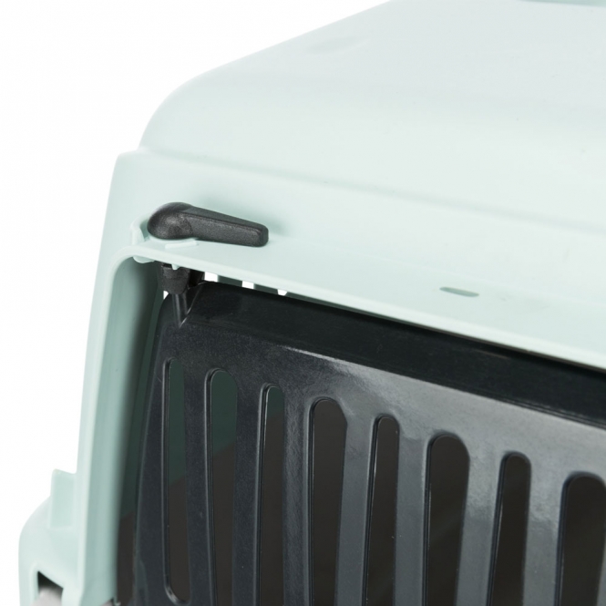 Dieser praktische Aufbewahrungskorb ist aus hochwertigem Kunststoff gefertigt und überzeugt durch sein modernes Design in hellgrau und mint. Mit einem handlichen Tragegriff lässt sich der Korb mühelos transportieren, während die kompakten Maße von ca. 26 × 25 × 39 cm ihn ideal für verschiedene Einsatzmöglichkeiten machen. Er bietet Platz für bis zu 4 kg und eignet sich hervorragend zur Aufbewahrung von Spielzeug, Kleidung oder anderen Haushaltsgegenständen. Setzen Sie auf diesen vielseitigen Korb, um Ordnung zu schaffen und gleichzeitig stilvolle Akzente in Ihrem Zuhause zu setzen. Günstig und von hoher Qualität – der perfekte Begleiter für jeden Haushalt!