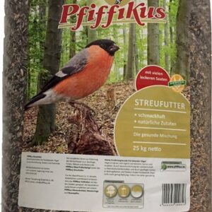 Das hochwertige Fettfutter für Wildvögel ist eine speziell entwickelte Futtermischung, die besonders fettreich und somit ideal für die Energieversorgung Ihrer gefiederten Freunde ist. Diese energiereiche Mischung enthält eine Vielzahl von Hülsenfrüchten, die von beliebten Körnerfressern wie Dompfaff, Grünfink und Spatz besonders geschätzt wird. Die sorgfältige Zusammensetzung umfasst Getreideflocken, Nüsse, Früchte, Saaten sowie hochwertige Öle und Fette, die für eine ausgewogene Ernährung sorgen. Verwöhnen Sie die Wildvögel in Ihrem Garten mit diesem schmackhaften und nahrhaften Fettfutter und unterstützen Sie deren Vitalität und Lebensfreude. Entdecken Sie die Vorteile dieser erstklassigen Futtermischung für gesunde und glückliche Vögel!
