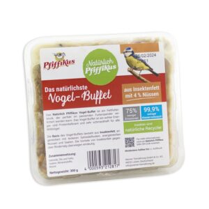 Das Natürlich Pfiffikus Vogel-Buffet mit Nüssen ist ein hochwertiger Fettfutterblock, der sich ideal für die Fütterung in einem passenden Futterspender eignet. Dieses schmackhafte Vogel-Buffet ist ein ausgezeichneter Energie- und Proteinlieferant, der speziell für alle Wildvögel entwickelt wurde. Die Basis besteht aus hochwertigem Insektenfett, das mit leckeren Getreideflocken und gesunden Saaten angereichert ist. Mit einem hohen Anteil an Nüssen (4%) bietet es eine nahrhafte und köstliche Futteroption, die Ihre gefiederten Freunde lieben werden. Verwöhnen Sie die Wildvögel in Ihrem Garten mit diesem erstklassigen Futter und unterstützen Sie deren Gesundheit und Vitalität!