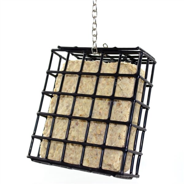 Die **Spenderbox für das Vogel-Buffet** ist die ideale Lösung für alle Vogel-Liebhaber, die freilebenden Vögeln eine einfache und sichere Futterquelle bieten möchten. Mit den kompakten Maßen von **120 x 130 x 45 mm (BxHxT)** lässt sich die Spenderbox mühelos auspacken, befüllen und aufhängen. Sie ist speziell für die Varianten des **Pfiffikus Vogel-Buffets** und das **Natürlich Pfiffikus Vogel-Buffet** konzipiert und überzeugt durch ihre benutzerfreundliche Handhabung. Dank des korrosionsgeschützten Materials ist die **Futterspender** langlebig und bietet Wildvögeln gleichzeitig eine verletzungsfreie Futterstelle. Machen Sie das Füttern Ihrer gefiederten Freunde zu einem angenehmen Erlebnis und genießen Sie die Vielfalt der Natur direkt vor Ihrer Haustür!