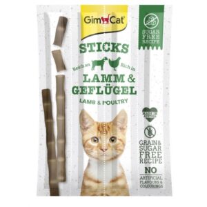 GimCat Sticks sind das perfekte Geschmackserlebnis für verwöhnte Katzen und bieten eine gesunde Snack-Option. Diese hochwertigen Sticks sind mit zartem Lamm und Geflügel verfeinert und enthalten essentielle Vitamine sowie Taurin, die die Gesundheit Ihrer Katze unterstützen. Dank der getreidefreien Formel sind sie ideal für empfindliche Katzen und enthalten keine schädlichen Farbstoffe. Mit einem hohen Proteingehalt von 36 % und einem Fettgehalt von 21 % sind sie nicht nur schmackhaft, sondern auch nahrhaft. Die Fütterungsempfehlung für erwachsene Katzen liegt bei 1 bis 2 Sticks pro Tag, wobei maximal 5 Sticks pro Woche empfohlen werden. Stellen Sie Ihrer Katze stets frisches Wasser zur Verfügung, um ihre Gesundheit zu fördern. Verwöhnen Sie Ihre Katze mit GimCat Sticks – dem besten Snack für glückliche und gesunde Katzen!