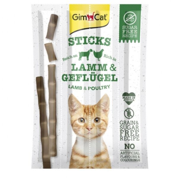 GimCat Sticks sind das perfekte Geschmackserlebnis für verwöhnte Katzen und bieten eine gesunde Snack-Option. Diese hochwertigen Sticks sind mit zartem Lamm und Geflügel verfeinert und enthalten essentielle Vitamine sowie Taurin, die die Gesundheit Ihrer Katze unterstützen. Dank der getreidefreien Formel sind sie ideal für empfindliche Katzen und enthalten keine schädlichen Farbstoffe. Mit einem hohen Proteingehalt von 36 % und einem Fettgehalt von 21 % sind sie nicht nur schmackhaft, sondern auch nahrhaft. Die Fütterungsempfehlung für erwachsene Katzen liegt bei 1 bis 2 Sticks pro Tag, wobei maximal 5 Sticks pro Woche empfohlen werden. Stellen Sie Ihrer Katze stets frisches Wasser zur Verfügung, um ihre Gesundheit zu fördern. Verwöhnen Sie Ihre Katze mit GimCat Sticks – dem besten Snack für glückliche und gesunde Katzen!