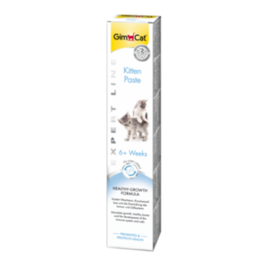 Die **GimCat Kitten Paste** ist die ideale Ernährung für junge Katzen ab 6 Wochen. Diese hochwertige Paste unterstützt das gesunde Wachstum Ihrer Katze durch eine einzigartige **Healthy-Growth-Formula**, die ein optimales Calcium/Phosphor-Verhältnis für den Knochenaufbau bietet. Sie enthält 12 essentielle Vitamine, Mineralstoffe und Spurenelemente, die das Immunsystem stärken und für eine optimale Entwicklung sorgen. Mit wertvollem **Leinöl** und **Fischöl** sorgt die Paste für gesunden Zellschutz, während **Taurin** die Sehkraft und Herzfunktion unterstützt. Zudem enthält sie Eigelb, um den Bedarf an Arachidonsäure zu decken. Die **GimCat Kitten Paste** ist laktosefrei und kommt ohne Konservierungsstoffe, Geschmacksverstärker, Zuckerzusatz oder Farbstoffe aus, was sie zu einer gesunden Wahl für Ihre Katze macht. Füttern Sie einfach täglich einen Streifen von 6 cm direkt aus der Tube oder mischen Sie ihn unter das Futter – eine einfache und schmackhafte Möglichkeit, Ihre Katze optimal zu versorgen!