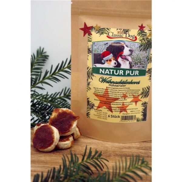 Die Hühnertaler sind der ideale, fettarme Kausnack für futterempfindliche Hunde. Diese naturbelassenen Snacks bestehen zu 100% aus hochwertigem Hühnerfleisch und Rinderhaut und sind frei von künstlichen Konservierungsstoffen. Beim Kauen werden nicht nur die Zähne gereinigt und das Zahnfleisch massiert, sondern auch die Kaumuskeln gestärkt. Durch das schonende Trocknungsverfahren bleiben die Nährstoffe optimal erhalten, und die Hühnertaler bieten eine hervorragende Alternative zu frischem Fleisch. Zudem sind sie nahrhaft und besitzen eine angenehme Lagerfähigkeit. Für die beste Qualität lagern Sie die Hühnertaler stets kühl und trocken. Diese Snacks eignen sich hervorragend als Belohnung und sollten immer zusammen mit ausreichend Wasser angeboten werden. **Inhaltsstoffe:** 100% Huhn, 100% Rinderhaut, Mineralstoffe, Glyzerin, Weizen. **Analytische Bestandteile:** Rohprotein: 45,00%, Rohfett: 01,00%, Feuchtigkeit: 46,00%, Asche: 05,00%. Genießen Sie die Vorteile eines gesunden und schmackhaften Snacks für Ihren Hund!