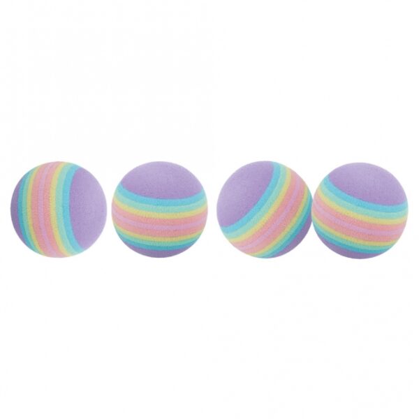 Diese bunten Rainbow Bälle aus hochwertigem Schaumstoff sind das perfekte Spielzeug für Ihre Katze. Mit einem Durchmesser von ca. 3,5 cm rollen sie leicht und fördern den natürlichen Jagdinstinkt Ihrer Katze, wenn sie sie hochwirft oder hinterherläuft. Im praktischen 4er Pack sind die Schaumstoffbälle ideal für abwechslungsreiche Spielstunden und bieten stundenlangen Spaß. Gönnen Sie Ihrer Katze die besten Spielzeuge für mehr Bewegung und Freude – die Rainbow Bälle sind eine günstige und unterhaltsame Wahl für jeden Katzenbesitzer!