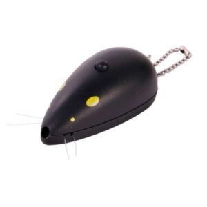 Mit diesem hochwertigen Laserpointer bringen Sie Ihre Katze zu aufregenden Spielen und fördern ihren natürlichen Jagdtrieb. Katzen lieben es, dem roten Punkt hinterherzujagen, und mit diesem Spielzeug können Sie sie spielerisch beschäftigen und ihre Beweglichkeit fördern. Es ist ein ideales Spielzeug für die ganze Familie, das stundenlangen Spaß garantiert. Der Laserpointer wird inklusive 3 Batterien geliefert, sodass Sie sofort loslegen können. Bitte beachten Sie: Leuchten Sie nicht in die Augen Ihrer Katze, da dies gesundheitliche Schäden verursachen kann. Holen Sie sich dieses unterhaltsame und sichere Spielzeug für Ihre Katze und erleben Sie gemeinsam unvergessliche Spielmomente!