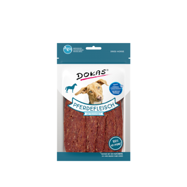 Entdecken Sie unseren exklusiven Pferdefleisch-Snack in praktischen Scheiben – die perfekte Belohnung für Ihren Vierbeiner! Dieser hochwertige Snack wird schonend luftgetrocknet und besteht zu 100 % aus reinem Pferdefleisch, ideal für ernährungssensible Hunde. Mit einer Zusammensetzung von 93 % Pferdefleisch, pflanzlichen Nebenerzeugnissen und Mineralstoffen bietet er eine gesunde und schmackhafte Ergänzung zur täglichen Fütterung. Empfohlen wird die Gabe als Belohnung zwischen den Mahlzeiten, wobei die tägliche Futtermenge entsprechend angepasst werden sollte. Achten Sie stets darauf, Ihrem Hund ausreichend frisches Trinkwasser bereitzustellen. Lagern Sie den Snack nach Anbruch kühl und trocken, und verschließen Sie den Frischebeutel gut, um die Qualität zu erhalten. Bitte füttern Sie den Snack unter Aufsicht, da der enthaltene Absorber nicht zum Verzehr geeignet ist. Verwöhnen Sie Ihren Hund mit diesem gesunden und schmackhaften Snack – für glückliche und zufriedene Momente!