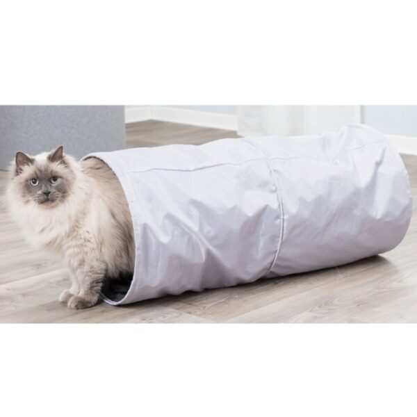 Entdecken Sie das perfekte Katzenzubehör für große Katzen mit unserem hochwertigen Katzenbett aus strapazierfähigem Polyester. Dieses gemütliche Bett mit eingenähter Raschelfolie sorgt für zusätzlichen Spielspaß und Komfort, ideal für entspannte Stunden. Mit den großzügigen Maßen von ca. ø 35 × 85 cm bietet es ausreichend Platz für Ihre geliebte Katze. Die elegante graue Farbe fügt sich harmonisch in jedes Zuhause ein. Gönnen Sie Ihrer Katze das Beste – ein hochwertiges und günstiges Katzenbett, das sowohl Funktionalität als auch Stil vereint!