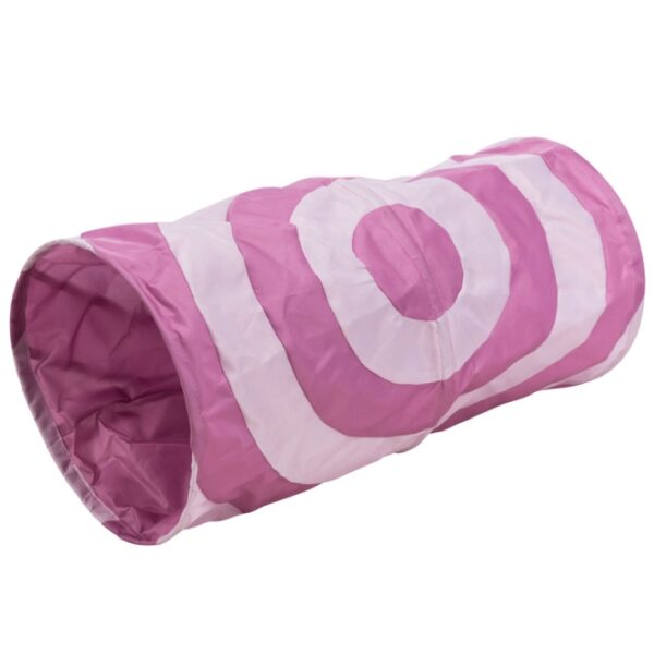 Der Rascheltunnel Crunch ist aus hochwertigem Nylon gefertigt und bietet Ihrer Katze oder Ihrem Welpen ein unvergleichliches Spielvergnügen, sowohl drinnen als auch draußen. Die integrierte Raschelfolie regt nicht nur die Spielfreude von Katzen an, sondern hilft auch Welpen, frühzeitig Ängste vor Geräuschen zu überwinden. Dieser Tunnel ist zudem ein perfekter Rückzugsort für Katzen, um sich zu entspannen und zu erholen. Mit einer Länge von ca. 50 cm und einem Durchmesser von ca. 25 cm ist der Rascheltunnel ideal für jedes Zuhause. Bitte beachten Sie, dass das Bild lediglich ein Farbbeispiel zeigt und die tatsächlichen Farben abweichen können. Gönnen Sie Ihrem Haustier das beste Spielzeug für mehr Spaß und Sicherheit!