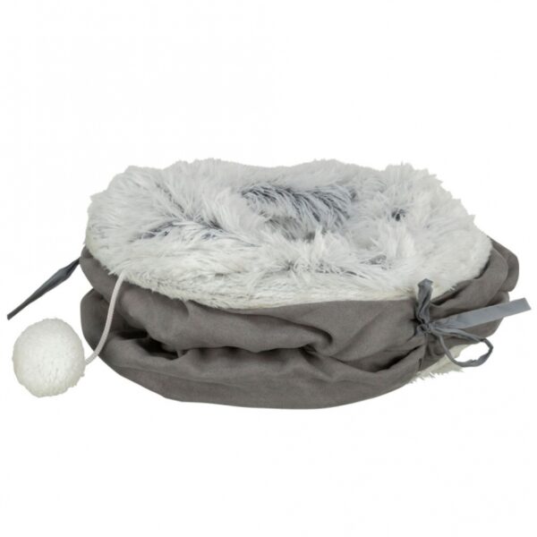 Entdecke den **Spieltunnel Harvey** für deine Katze – das perfekte **Katzenspielzeug** für unendlichen Spaß und Abenteuer! Hergestellt aus hochwertigem **Velours** und **Plüsch** (Polyester), bietet dieser Spieltunnel nicht nur eine hervorragende **Langlebigkeit**, sondern auch ein weiches und angenehmes Spielumfeld. Mit einer beeindruckenden Länge von 116 cm und vier Eingängen ermöglicht er deiner Samtpfote, ihre natürlichen Instinkte auszuleben, zu jagen, zu verstecken und sich auszudehnen. Die integrierten Spielzeuge am Band fördern die Neugier deiner Katze und machen das Spielen noch spannender. Dank des flexiblen Designs lässt sich der Spieltunnel einfach zusammenfalten und platzsparend verstauen, wenn er nicht in Gebrauch ist. Investiere in das beste Spielzeug für deine Katze und sorge für mehr **körperliche Aktivität** und **Freude** in ihrem Alltag!