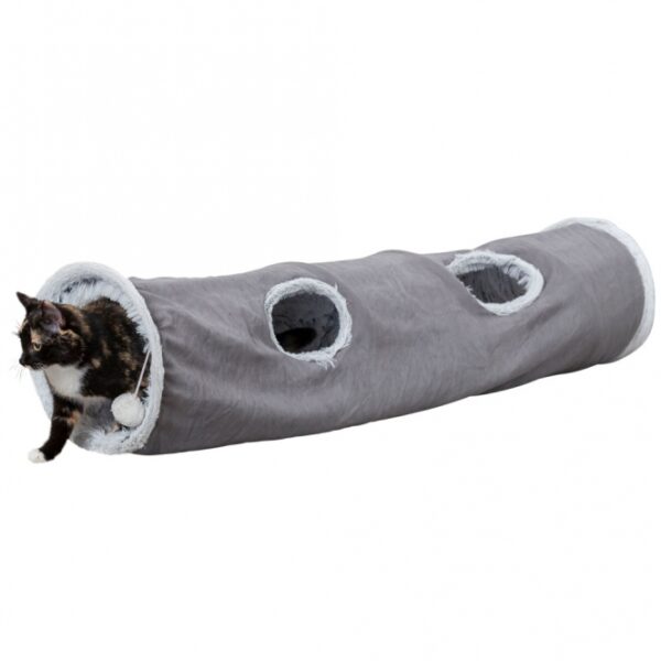 Entdecke den **Spieltunnel Harvey** für deine Katze – das perfekte **Katzenspielzeug** für unendlichen Spaß und Abenteuer! Hergestellt aus hochwertigem **Velours** und **Plüsch** (Polyester), bietet dieser Spieltunnel nicht nur eine hervorragende **Langlebigkeit**, sondern auch ein weiches und angenehmes Spielumfeld. Mit einer beeindruckenden Länge von 116 cm und vier Eingängen ermöglicht er deiner Samtpfote, ihre natürlichen Instinkte auszuleben, zu jagen, zu verstecken und sich auszudehnen. Die integrierten Spielzeuge am Band fördern die Neugier deiner Katze und machen das Spielen noch spannender. Dank des flexiblen Designs lässt sich der Spieltunnel einfach zusammenfalten und platzsparend verstauen, wenn er nicht in Gebrauch ist. Investiere in das beste Spielzeug für deine Katze und sorge für mehr **körperliche Aktivität** und **Freude** in ihrem Alltag!