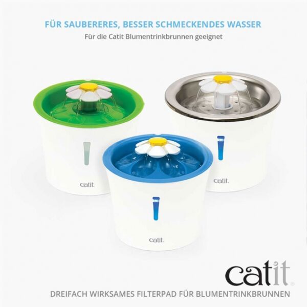 Dieser hochwertige Triple Action Filter für den Catit Flower Trinkbrunnen (Modelle 43742-HAG, 43747-HAG, 43725-HAG) sorgt für frisches und sauberes Trinkwasser für Ihre Katze. Mit 75 % weniger Kunststoff im Vergleich zur Original-Filterpatrone trägt dieser umweltfreundliche Filter nicht nur zur Gesundheit Ihres Haustieres bei, sondern schont auch die Umwelt. Die Aktivkohle entfernt effektiv Gerüche und Verunreinigungen, während das Ionenaustauscherharz das Leitungswasser weicher macht und so das Risiko von Harnwegserkrankungen verringert. Zudem filtert das spezielle Netz Haare, Sedimente und Ablagerungen heraus, um die Wasserqualität zu verbessern. Mit einem Inhalt von 6 Stück ist dieser Filter die perfekte Wahl für verantwortungsvolle Tierbesitzer, die Wert auf hohe Qualität und Gesundheit legen. Schützen Sie Ihre Katze mit diesem effektiven Filter und sorgen Sie für ein gesundes Trinkverhalten!
