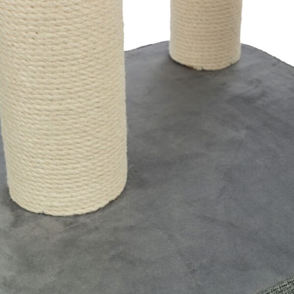 Diese stilvolle und gemütliche Höhle aus hochwertigem Jute ist der perfekte Rückzugsort für Ihr Haustier. Mit einem Durchmesser von 5 mm und einem eleganten Samt-Bezug, der mit liebevoller Stickerei verziert ist, vereint sie Funktionalität und Design. Die gepolsterte Liegeplatte ist mit einem abnehmbaren Kuschelbett ausgestattet, das sich leicht per Handwäsche reinigen lässt. Innen ist die Liegefläche mit weichem Fleece ausgekleidet, was zusätzlichen Komfort bietet. In der ansprechenden Farbe grau-blau fügt sich die Höhle harmonisch in jede Wohnumgebung ein. Mit einer Grundfläche von ca. 57 × 44 cm und einer Höhe von ca. 86 cm bietet sie ausreichend Platz für entspannte Stunden. Gönnen Sie Ihrem Haustier diesen gemütlichen Rückzugsort – ideal für Katzen und kleine Hunde!