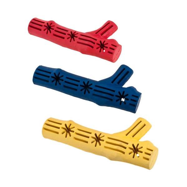 Der Boomer Playstick ist der ideale Spielzeug für Hunde, gefertigt aus robustem, natürlichem Vollgummi, der für seine unschlagbare Haltbarkeit bekannt ist. Dieser vielseitige Vollgummi-Stock eignet sich perfekt zum Werfen und Apportieren und bietet zusätzlich praktische Aussparungen, in die Sie leckere Snacks stecken können. So garantieren Sie Spielspaß für Mensch und Tier! Mit einem verführerischen Vanille-Aroma wird der Playstick zum Lieblingsspielzeug Ihres Hundes. Die Länge beträgt ca. 20 cm und der Durchmesser etwa 3,5 cm, was ihn handlich und leicht zu werfen macht. Bitte beachten Sie, dass die Farbwahl abhängig vom Lagerbestand ist; mögliche Farben sind Gelb, Blau und Rot. Der Boomer Playstick ist die perfekte Wahl für alle Hundebesitzer, die ein hochwertiges und langlebiges Spielzeug suchen!