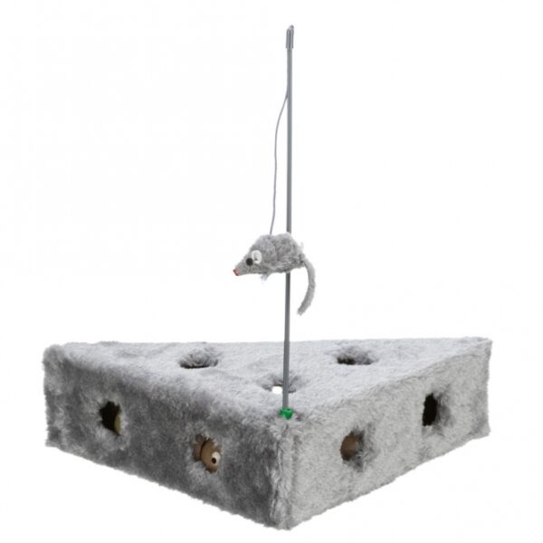 Entdecken Sie das perfekte Katzenspielzeug für Ihre geliebte Katze! Dieses hochwertige Katzenspielzeug mit einem weichen Plüschbezug sorgt für stundenlangen Spielspaß. Ausgestattet mit einer niedlichen Plüschmaus an einer Spielangel und drei bunten Spielbällen im Inneren des Cats Cheese, ist es ideal, um die Neugier Ihrer Katze zu wecken und ihre Jagdinstinkte zu fördern. Mit den kompakten Maßen von ca. 36 × 8 × 26/26 cm passt es perfekt in jede Wohnung. Erhältlich in verschiedenen Farben, die von der Abbildung abweichen können, ist dieses Spielzeug nicht nur unterhaltsam, sondern auch ein echter Hingucker in Ihrem Zuhause. Gönnen Sie Ihrer Katze das beste Spielzeug für unvergessliche Spielstunden!