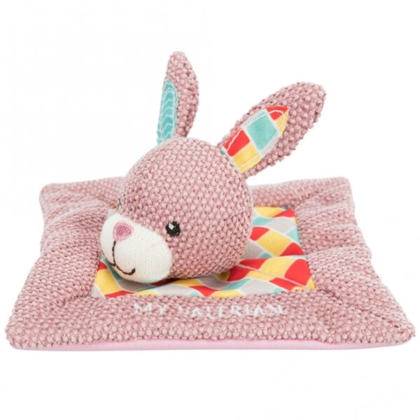 Dieses hochwertige Polyesterkissen mit Baldrian ist der perfekte Begleiter für entspannte Momente und sorgt für einen ruhigen Schlaf. Mit seinen kompakten Maßen von ca. 13 x 13 cm passt es ideal auf jedes Bett oder Sofa und bietet eine angenehme Unterstützung für Kopf und Nacken. Die beruhigende Wirkung des Baldrians macht dieses Kissen zu einer ausgezeichneten Wahl für alle, die nach einer natürlichen Lösung für besseren Schlaf suchen. Günstig in der Anschaffung, vereint es hohe Qualität und Funktionalität – ideal für jeden Haushalt, der Wert auf Entspannung legt.