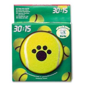 Entdecken Sie unser hochwertiges Tennisspielzeug, das bei allen Hunden äußerst beliebt ist! Ideal zum Werfen, Apportieren und für spannende Zerrspiele, bietet es stundenlangen Spielspaß. Unsere Tennisballartikel, erhältlich in verschiedenen Formen wie Knochen, Boomerang, Stick oder Ball mit Seil, garantieren abwechslungsreiche Unterhaltung für Ihren Vierbeiner. Besonders die Tennisballartikel mit Pfötchenaufdruck sind in unterschiedlichen Größen verfügbar und sorgen für noch mehr Freude beim Spielen. Der extragroße Tennisball Big Bobble mit einem Durchmesser von ca. 13 cm ist perfekt für große Hunde und sorgt für ein intensives Spielerlebnis. Investieren Sie in das beste Spielzeug für Ihren Hund und erleben Sie gemeinsam unvergessliche Momente!