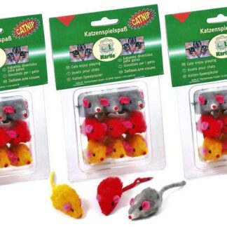 Entdecken Sie unser attraktives 9er Pack mit hochwertigen Spielzeugen, die mit CATNIP-Duftstoff versehen sind. Jedes Spielzeug hat eine Größe von ca. 5 cm und ist in den lebendigen Farben Grau, Rot und Gelb erhältlich. Der integrierte Rasseleffekt sorgt für zusätzlichen Spielspaß und stimuliert die Sinne Ihrer Katze. Diese Spielzeuge sind perfekt geeignet, um die Neugier und den Spieltrieb Ihrer Katze zu fördern. Gönnen Sie Ihrem Haustier diese unterhaltsamen und ansprechenden Spielzeuge für stundenlangen Spaß!