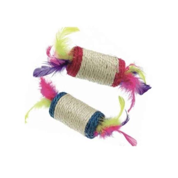 Diese hochwertige Spielrolle für Katzen ist ideal, um den natürlichen Jagdinstinkt Ihrer Samtpfote zu fördern. Sie ist robust mit Sisal umwickelt und bietet zusätzlich eine integrierte Rassel sowie bunte Federn, die das Spielvergnügen noch spannender machen. Mit einem verführerischen Catnip-Duft ausgestattet, wird das Spielen für Ihre Katze noch interessanter und ansprechender. Die Spielrolle hat einen Durchmesser von ca. 7 cm und wird als Einzelstück geliefert. Bitte beachten Sie, dass die Farbwahl aufgrund des Lagerbestands nicht möglich ist. Investieren Sie in dieses unterhaltsame Spielzeug, um Ihre Katze glücklich und aktiv zu halten!
