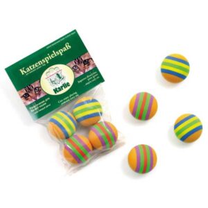 Entdecken Sie unsere bunten Soft-Spielbälle für Katzen! Diese hochwertigen Spielbälle haben einen Durchmesser von ca. 4 cm und sind in einem praktischen Set von 4 Stück erhältlich. Ideal für aktive Katzen, fördern sie den Spieltrieb und sorgen für stundenlangen Spaß. Die weiche Oberfläche und die leuchtenden Farben machen diese Bälle zu einem echten Highlight im Katzenhaushalt. Günstig und von hoher Qualität – ein Muss für jeden Katzenliebhaber!