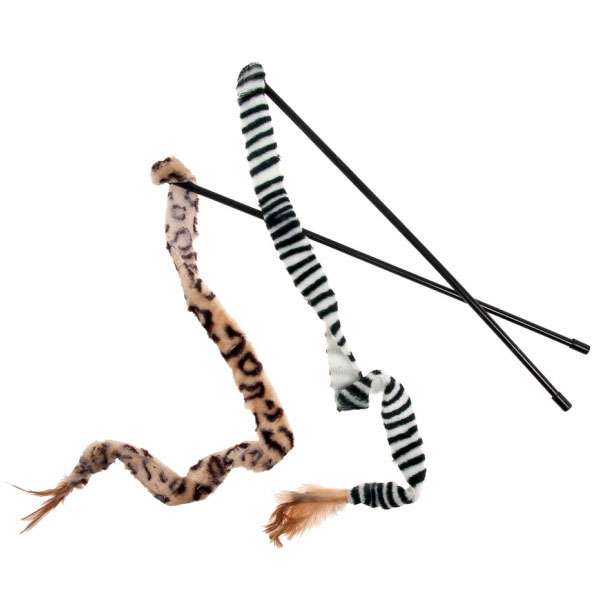 Katzen lieben das Spiel mit Ihnen und einer hochwertigen Katzenangel! Diese ideale Katzenangel ist ca. 50 cm lang und besticht durch ihren Plüsch im trendigen Leoparden- oder Zebra-Look, der den Jagd- und Spieltrieb Ihres Stubentigers perfekt anregt. Mit einer Gesamtlänge von ca. 156 cm bietet sie ausreichend Spielraum für aufregende Interaktionen. Bitte beachten Sie, dass die Motivwahl je nach Lagerbestand erfolgt, sodass Sie sich auf eine spannende Überraschung freuen können. Gönnen Sie Ihrer Katze dieses tolle Spielzeug für stundenlangen Spaß und Bewegung – die perfekte Wahl für aktive Katzenliebhaber!