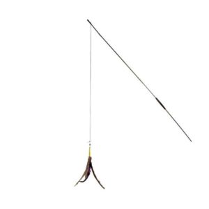 Diese hochwertige Spielangel für Katzen ist mit echten Federn bestückt, die eine hervorragende Flugeigenschaft bieten und die natürliche Beute perfekt imitieren. Mit einer beeindruckenden XXL-Länge von ca. 92 cm, die durch den praktischen zusammensteckbaren Stiel erreicht wird, sorgt diese Angel für noch mehr Spaß und Abwechslung beim Spielen. Ihre Katze wird begeistert sein, während sie mit diesem Spielzeug ihre Jagdfähigkeiten trainiert. Bitte beachten Sie, dass die Farben von der Abbildung abweichen können. Investieren Sie in Spielzeug von hoher Qualität, das sowohl für Unterhaltung sorgt als auch die natürlichen Instinkte Ihrer Katze fördert!