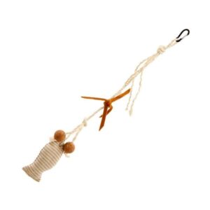 Die neuen Sisal Fleety Katzenspielzeuge von Karlie sind die perfekte Wahl für alle Katzenliebhaber, die ihren vierbeinigen Freunden ein hochwertiges und nachhaltiges Spielzeug bieten möchten. Hergestellt aus fast ausschließlich natürlichen Materialien und verfeinert mit einem verlockenden Catnip-Duft, sorgen diese Spielzeuge für stundenlangen Spielspaß für Katzen jeden Alters. Die Sisal Fleetys bestehen aus robusten Sisalseilen in verschiedenen Längen und sind mit weichen Elementen aus Filz, Kork, Canvas und Plüsch ausgestattet. Ein besonderes Highlight ist der praktische montierte Haken, mit dem das Sisalseil überall befestigt werden kann. So wird selbst ein alter Kratzbaum mit neuen Spielelementen aufgewertet, und die Stuhllehne verwandelt sich in ein aufregendes Spielzeug. Ideal für die Interaktion zwischen Mensch und Katze – einfach den Haken an der Gürtelschlaufe befestigen und gemeinsam durch die Wohnung spielen! Ihre Katze wird begeistert sein! Länge: ca. 64 cm. Holen Sie sich jetzt die besten Sisal Katzenspielzeuge für mehr Freude und Bewegung in den Alltag Ihrer Katze!