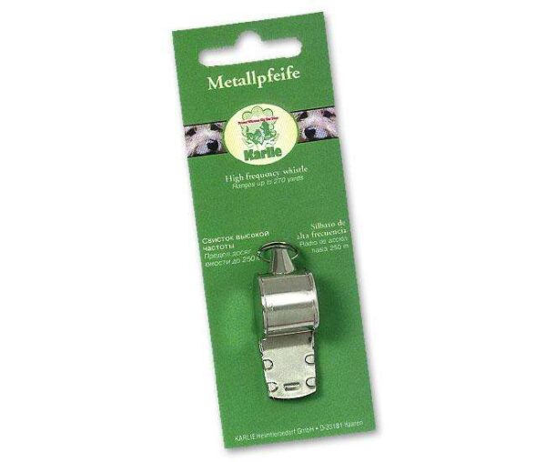 Diese hochwertige Metallpfeife mit einer Länge von 5 cm ist das ideale Hilfsmittel für ein effektives und neutrales Hundetraining. Die Pfeife überträgt keine Emotionen, wodurch klare und eindeutige Signale an Ihren Hund gesendet werden. Besonders beliebt sind die Hochfrequenzpfeifen, da Hunde hohe Frequenzen deutlich besser wahrnehmen können als Menschen. Diese robuste Metallausführung ist in verschiedenen Varianten erhältlich, darunter auch Trillerpfeifen. Ein weiterer Vorteil dieser Pfeife ist, dass sie die Umgebung nur minimal stört, was sie perfekt für den Einsatz im Freien macht. Zudem lässt sich die Frequenz individuell einstellen, um optimale Ergebnisse im Training zu erzielen. Mit dieser Metallpfeife sichern Sie sich ein effektives Trainingswerkzeug in hoher Qualität zu einem günstigen Preis!