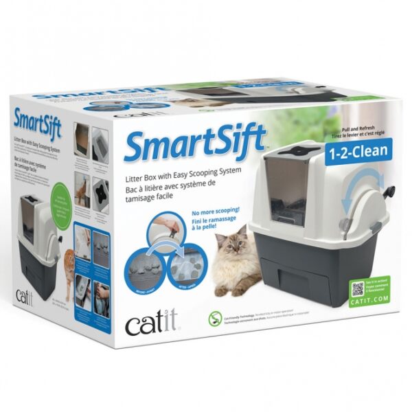 Entdecken Sie die Catit Katzentoilette SmartSift – die innovative Lösung für mühelose Katzenpflege! Diese hochwertige Katzentoilette lässt sich kinderleicht reinigen: Ein einfacher Hebel genügt, um die Toilette täglich zu säubern und den Abfall einmal pro Woche in einer praktischen, biologisch abbaubaren Folie zu entsorgen. Verabschieden Sie sich von der herkömmlichen Einstreuschaufel! Die Catit SmartSift bietet ein sicheres, leises und manuelles Reinigungssystem ohne Motor, was Ihnen Zeit und Geld spart. Mit einem integrierten Aktivkohlefilter für optimale Geruchskontrolle, einem transparenten Zugangsfenster für einen Blick auf die Einstreu und einem großzügigen Eingang mit Schwingtür ist diese Katzentoilette für alle Katzen geeignet. Die geschlossene Konstruktion hält Schmutz, Staub und Gerüche fern, während die herausziehbare Abfallwanne die Entsorgung der Abfallklumpen bis zu zwei Wochen erleichtert. Mit den kompakten Innenabmessungen von ca. 48 x 33 x 43 cm und Außenmaßen von ca. 66 x 48 x 63 cm ist die Catit SmartSift die perfekte Wahl für eine saubere und angenehme Umgebung für Ihre Katze. Lieferung inklusive 4 biologisch abbaubaren Folien-Einlagen. Holen Sie sich jetzt die beste Katzentoilette für eine stressfreie Reinigung!