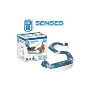 Entdecken Sie die faszinierenden Sinne Ihrer Katze mit der Catit Design Senses Tempo-Spielschiene! Katzen haben außergewöhnliche Fähigkeiten: Sie hören Geräusche, die für uns unhörbar sind, und sehen Dinge, die uns verborgen bleiben. Mit dieser innovativen Spielschiene erlebt Ihre Katze ein aufregendes Spielvergnügen, das ihre Seh-, Hör- und Tastsinne optimal anspricht. Die erhöhten Schienen bieten ein temporeiches Achterbahnelement, während der bewegliche, beleuchtete Ball sowohl tagsüber als auch nachts für endlosen Spaß sorgt. Dank des speziellen Sichtlochdesigns kann Ihre Katze den Ball verfolgen, jagen und anschubsen – ein wahres Erlebnis für jeden Stubentiger! Kombinieren Sie die Tempo-Spielschiene mit anderen Catit Senses Produkten wie dem Massage Center, Scratch Pad oder dem Futter-Labyrinth und schaffen Sie ein komplettes Erlebnis-Center für Ihre Katze. Neu im Sortiment: der Catit Senses bewegliche, beleuchtete Ball für Spielschienen im praktischen 2er Set (Artikelnr. 50776-HAG). Gönnen Sie Ihrer Katze das Beste und fördern Sie ihr Spielverhalten mit dieser hochwertigen Spielschiene!