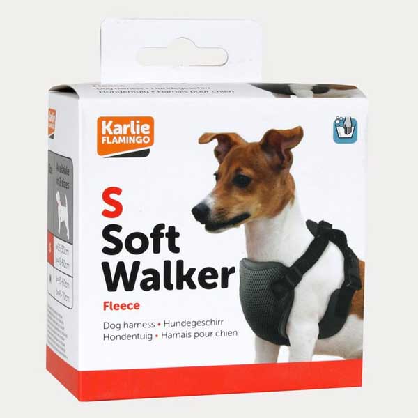 Das Soft Walker Geschirr für Hunde vereint hohen Tragekomfort mit durchdachtem Design. Es ist besonders weich gepolstert, sodass Ihr Hund auch bei längeren Spaziergängen optimalen Komfort genießt. Hergestellt aus strapazierfähigem Nylon, ist dieses Geschirr stufenlos verstellbar von ca. 30 bis 45 cm und passt sich perfekt an die Körpergröße Ihres Hundes an. In elegantem Schwarz erhältlich, ist es nicht nur funktional, sondern auch stilvoll. Investieren Sie in dieses hochwertige Geschirr, das sowohl für kleine als auch große Hunde geeignet ist und erleben Sie die Vorteile eines sicheren und bequemen Geschirrs für Ihren vierbeinigen Freund.