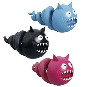 Das Hundespielzeug Screwy ist das perfekte Spielzeug für Ihren vierbeinigen Freund! Hergestellt aus hochwertigem, robustem Gummi, sorgt es für stundenlangen Spielspaß und ist ideal für energische Hunde. Mit den kompakten Maßen von ca. 14 x 7 cm (Länge x Durchmesser) ist es leicht zu handhaben und perfekt für das Spielen drinnen und draußen. Das Hundespielzeug ist in verschiedenen Farben erhältlich – eine Farbwahl ist jedoch nicht möglich, da die Farbe je nach Lagerbestand ausgewählt wird. Investieren Sie in dieses langlebige und unterhaltsame Hundespielzeug, das sowohl für kleine als auch große Hunde geeignet ist!