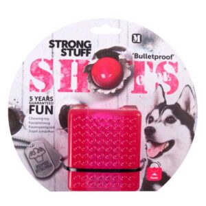 Die Strong Stuff Kauspielzeuge sind die ideale Wahl für anspruchsvolle Hunde, die langlebige und robuste Spielzeuge benötigen. Hergestellt aus hochwertigem, nahezu unzerstörbarem TPR, bieten diese Kauspielzeuge eine außergewöhnliche Haltbarkeit, die selbst den stärksten Kaubedürfnissen standhält. Zudem sind sie schwimmfähig, was sie perfekt für entspannte Spaziergänge am See macht. Mit einer praktischen Größe von ca. 9,5 x 8 x 7 cm und in einem auffälligen Pink sind diese Kauspielzeuge nicht nur funktional, sondern auch ein echter Hingucker. Investieren Sie in die besten Kauspielzeuge für Ihren Hund und sorgen Sie für stundenlangen Spielspaß!