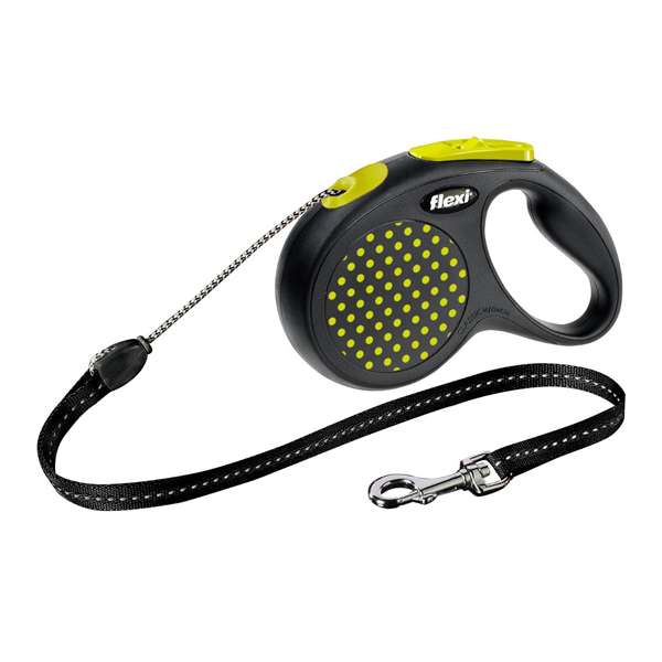 Entdecken Sie unsere hochwertige 5 m lange Hunde-Leine, die für Hunde bis 20 kg geeignet ist. Diese praktische Leine überzeugt durch ihre intuitive Handhabung, dank der komfortablen Bremstaste und dem ergonomischen Griff. Das schnell reagierende Kurzhub-Einhand-Bremssystem sorgt für maximale Sicherheit und Kontrolle während des Spaziergangs. Besonders hervorzuheben ist der reflektierende Beißgurt, der die Sichtbarkeit im Dunkeln erheblich verbessert und somit für zusätzliche Sicherheit sorgt. Hergestellt in Deutschland, bietet diese Leine nicht nur Funktionalität, sondern auch hohe Qualität. Die stilvolle Farbkombination in Schwarz und Pink macht sie zum perfekten Accessoire für jeden Hundebesitzer. Investieren Sie in die beste Leine für Ihren Hund und genießen Sie stressfreie Spaziergänge!