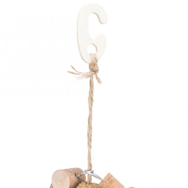 Entdecken Sie unser hochwertiges Spielzeug aus Kiefernholz, das in enger Zusammenarbeit mit dem renommierten Weltvogelpark Walsrode entwickelt wurde. Mit einem Durchmesser von ca. 11 cm ist dieses Spielzeug ideal für Wellensittiche und andere kleine Vögel geeignet. Es bietet nicht nur eine sichere und natürliche Spielmöglichkeit, sondern fördert auch die Gesundheit und das Wohlbefinden Ihrer gefiederten Freunde. Wählen Sie dieses langlebige und umweltfreundliche Kiefernholzspielzeug für eine artgerechte Beschäftigung Ihrer Haustiere – für glückliche und aktive Vögel!