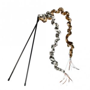 Entfesseln Sie den Spielspaß mit der hochwertigen Katzenangel mit Safari Plüschrute! Diese flauschige Rute hat eine Länge von ca. 95 cm (inkl. Bändern am Ende) und weckt im Handumdrehen den natürlichen Jagdinstinkt Ihrer Katze. Ihre Samtpfote wird die interaktive Spielzeit mit Ihnen lieben und sich stundenlang vergnügen! Der stabile Stab misst ca. 50 cm und sorgt für eine einfache Handhabung. Bitte beachten Sie, dass die Katzenangel in diversen Farben erhältlich ist, jedoch keine Farbwahl möglich ist, da die Farbe je nach Lagerbestand ausgewählt wird. Holen Sie sich jetzt dieses unterhaltsame Spielzeug für Ihre Katze und fördern Sie ihre Fitness und Freude!
