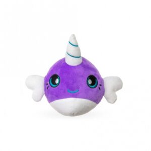 Diese niedlichen Plüschspielzeuge sind die perfekten Spiel- und Kuschelkameraden für Hunde, die gerne schmusen und weniger ausgeprägte Kaubedürfnisse haben. Die beiden fantasievollen Tiere sind nicht nur besonders weich, sondern auch hochwertig gefüllt mit weicher Füllwatte, was sie zu idealen Begleitern für entspannte Kuschelstunden macht. Diese Kuschelfreunde sind in zwei Varianten erhältlich und lassen sich einfach per Hand in lauwarmem Wasser reinigen. Mit einer Größe von ca. 11 x 10 x 11 cm passen sie perfekt in die Pfoten Ihres Hundes. Gönnen Sie Ihrem Vierbeiner dieses hochwertige Spielzeug für unvergessliche Spiel- und Kuschelzeiten!