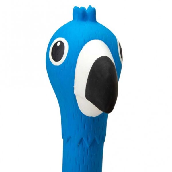 Die lustigen Latex-Dummies sind das ideale Apportierspielzeug für Hunde und bieten stundenlangen Spielspaß. Diese einzigartigen, langgezogenen Tierfiguren bestehen aus hochwertigem Latex mit einer Füllung aus Polyestervlies, die für eine hervorragende Formstabilität sorgt. Das weiche und dennoch robuste Latexmaterial ist perfekt für das Spielen und Apportieren geeignet. Ein integrierter Squeaker sorgt zusätzlich für aufregende Geräusche, die Ihren Hund noch mehr anziehen werden. Sie sind in drei verschiedenen Varianten erhältlich und haben eine Länge von 40 cm – perfekt für kleine und große Hunde. Holen Sie sich jetzt dieses hochwertige Spielzeug und bereiten Sie Ihrem Vierbeiner Freude!