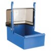 Dieser praktische Käfigvorhang ist ideal zum Einhängen vor die Käfigtür und sorgt für eine optimale Türöffnung von 15 × 21 cm. Ausgestattet mit verstellbaren Haken, lässt er sich einfach anbringen und anpassen. Das Oberteil in eleganter Rauchglas-Optik verleiht Ihrem Käfig eine stilvolle Note, während die Wanne in verschiedenen Farben erhältlich ist, um sich harmonisch in Ihr Zuhause einzufügen. Hergestellt aus hochwertigem Kunststoff, bietet dieser Vorhang nicht nur eine ansprechende Optik, sondern auch Langlebigkeit. Mit Außenmaßen von ca. 16 × 22 × 26 cm und einer Wannenhöhe von ca. 7 cm ist er die perfekte Ergänzung für jeden Käfig. Bitte beachten Sie, dass die Farbwahl je nach Lagerbestand erfolgt, sodass Sie eine Überraschung erhalten können. Holen Sie sich jetzt diesen funktionalen und dekorativen Käfigvorhang für Ihr Zuhause!