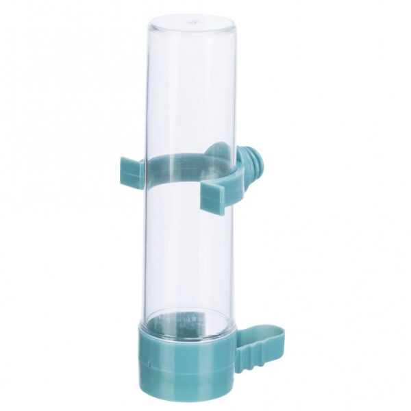 Dieser praktische Tränke- und Futterspender ist ideal für kleine Vogelarten wie Kanarienvögel und Wellensittiche. Mit einem Fassungsvermögen von ca. 50 ml und kompakten Gesamtmaßen von ca. 5 x 3 x 11,5 cm (LxBxH) lässt sich der Spender mühelos am Käfiggitter befestigen. Er sorgt dafür, dass Ihre Vögel stets Zugang zu frischem Wasser und Futter haben, was ihre Gesundheit und Lebensqualität verbessert. Der Spender ist in verschiedenen Farben erhältlich, wobei die Farbwahl je nach Lagerbestand erfolgt. Investieren Sie in diesen hochwertigen und funktionalen Futterspender, um das Wohlbefinden Ihrer kleinen gefiederten Freunde zu fördern!